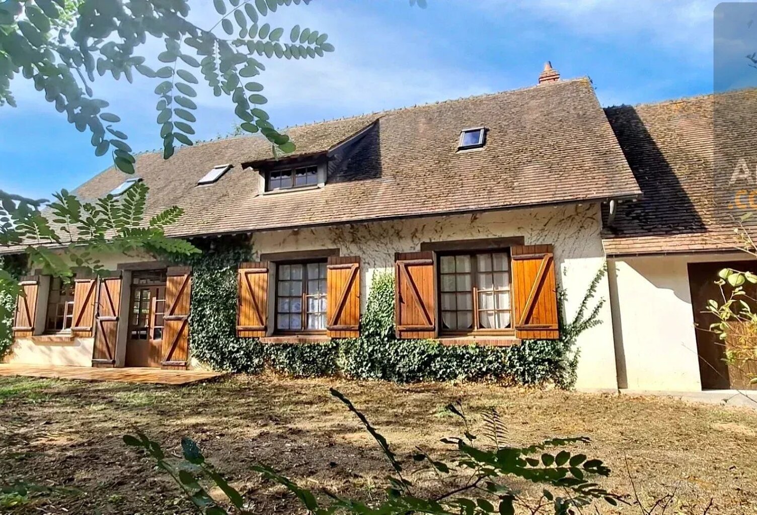 Maison individuelle de 142 m²  + dépendances sur parc de 5 700 m² — photo 1