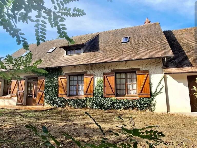 Maison individuelle de 142 m²  + dépendances sur parc de 5 700 m² — photo 1