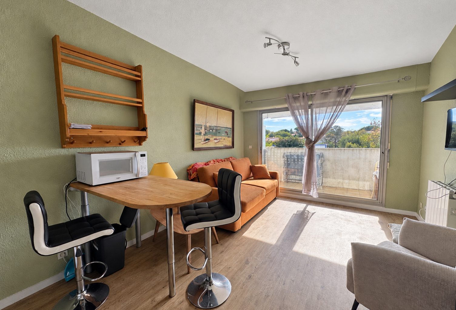 Studio au coeur de Meschers avec terrasse — photo 1