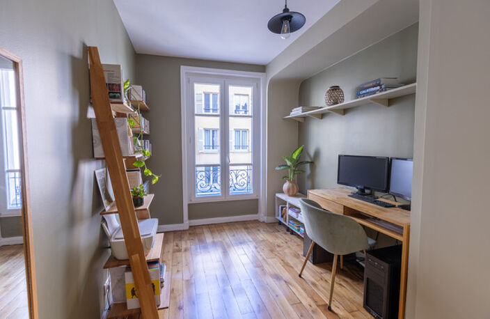 3P de 49 m2 dans un passage calme place de Clichy — photo 2