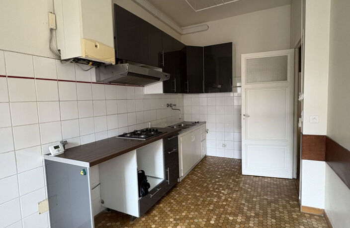 Honoré Serres - Beau T5 de 128m2 avec cave et stationnement — photo 4
