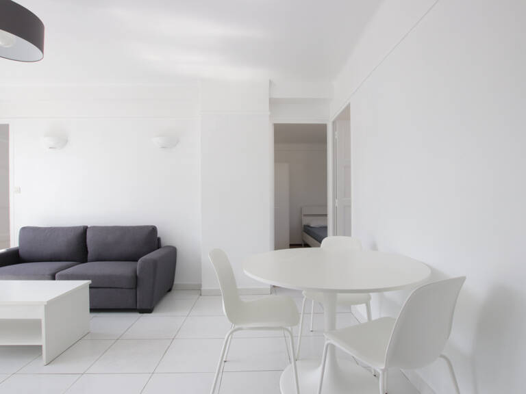 LE MEUBLE DE LOUBON { BELLE DE MAI } — photo 1