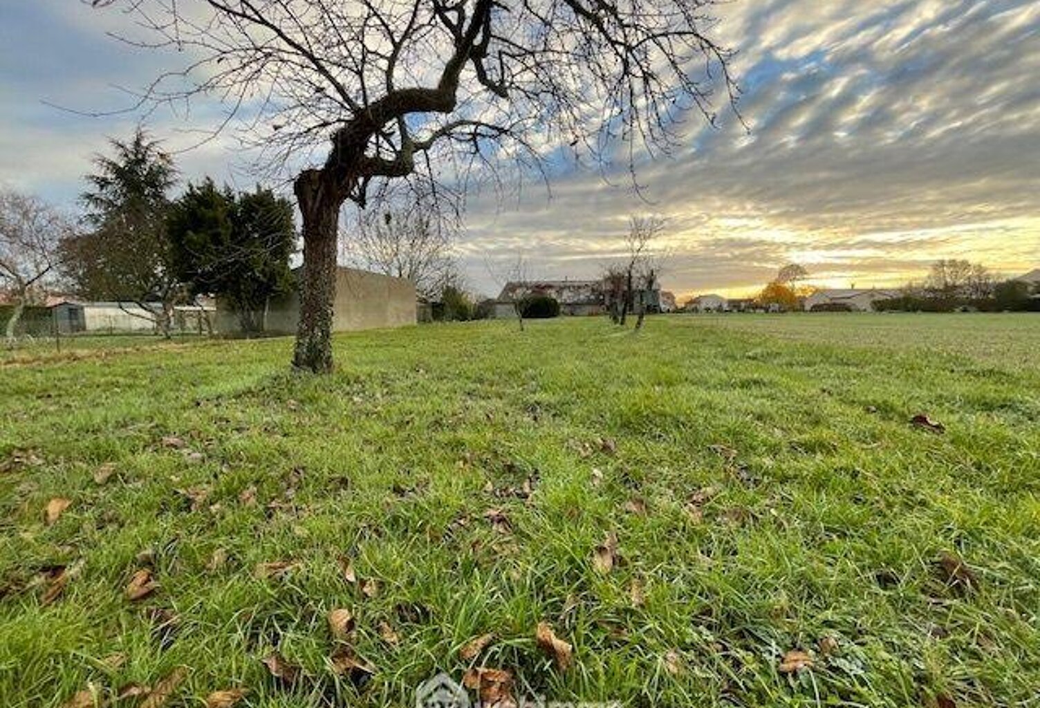 Terrain constructible - 1589m² - Liniers — photo 1