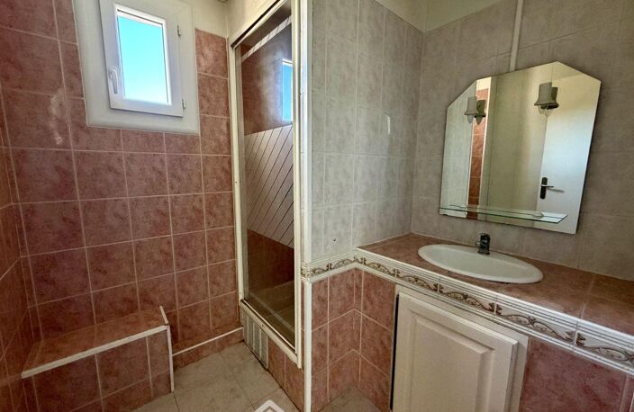 Appartement - 69m² - Bastia — photo 4