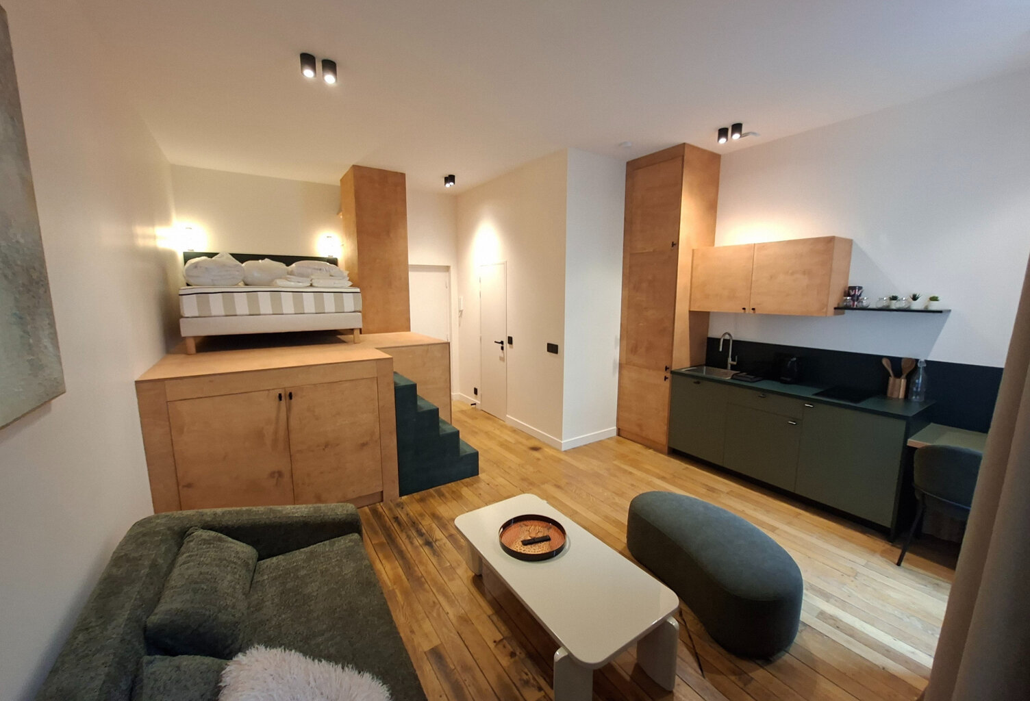 Studio meublé - 77 rue de Seze 69006 LYON — photo 1