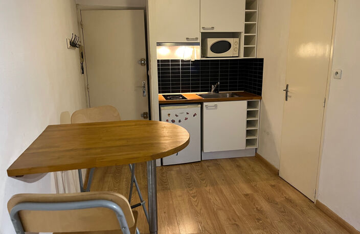 Studio non meublé - Guilhemery — photo 2
