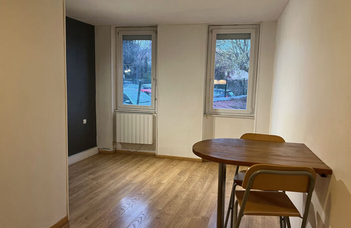 Studio non meublé - Guilhemery — photo 3