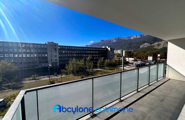 Superbe T3 avec balcon d'angle plein Sud et vue dégagée sur — photo 2