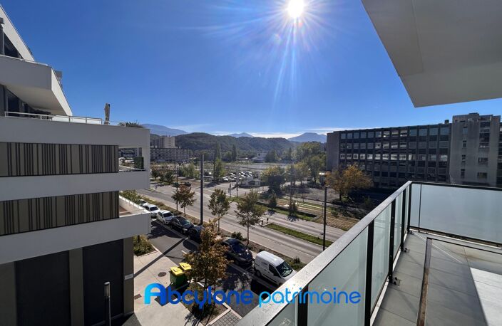 Superbe T3 avec balcon d'angle plein Sud et vue dégagée sur — photo 3