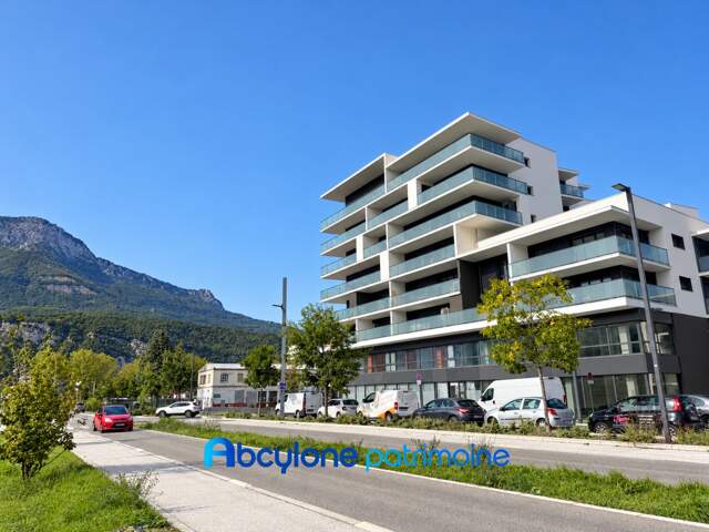 Superbe T4 avec double terrasse de 34 m² plein Sud et vue sur l — photo du bien