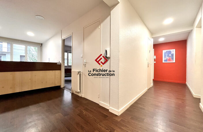 Plateau de 259 m² en centre-ville — photo 2