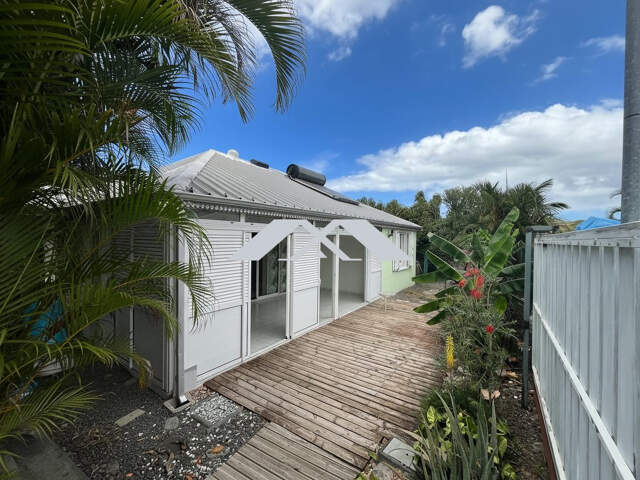 Maison F5 avec piscine dans un lotissement privé Saint Louis — photo du bien