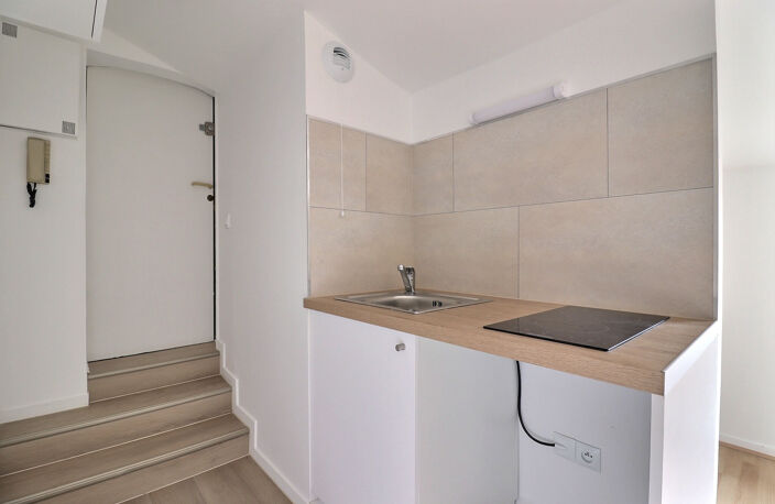 HYPER CENTRE  - Studio 18,06m2 / 13,40m2 carrez — photo 4