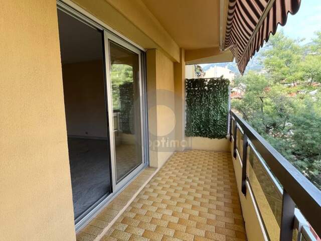 A LOUER 2P TRAVERSANT PROCHE CENTRE MENTON — photo du bien