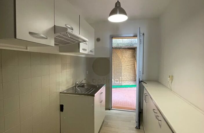 A LOUER 2P TRAVERSANT PROCHE CENTRE MENTON — photo 3
