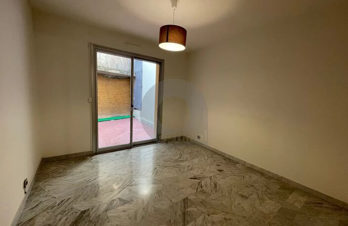 A LOUER 2P TRAVERSANT PROCHE CENTRE MENTON — photo 4