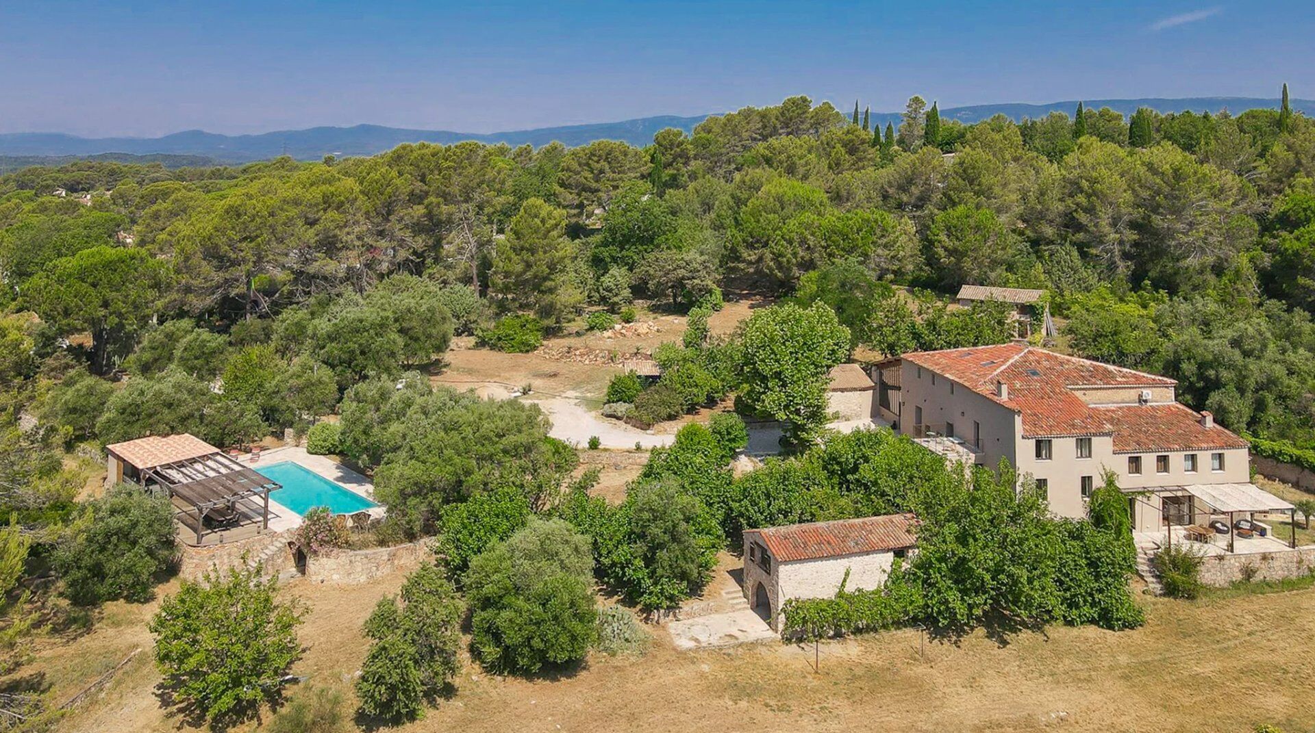 Photo Villa de 10 pièces Bagnols-en-Forêt