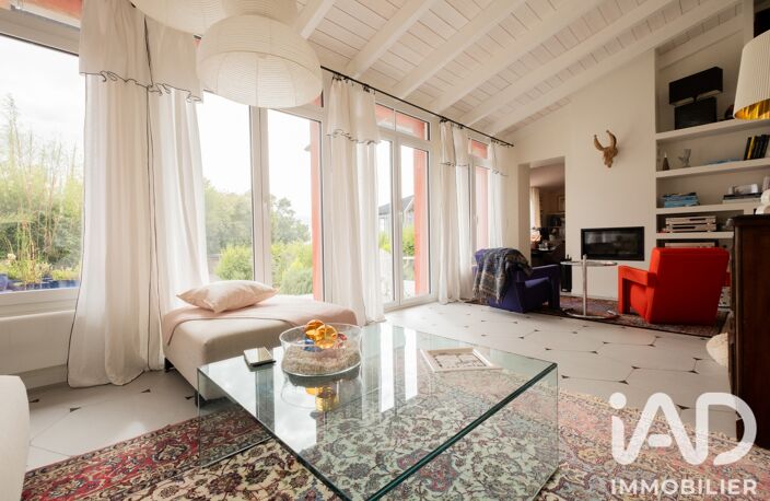 Vente Maison/villa 8 pièces — photo 2