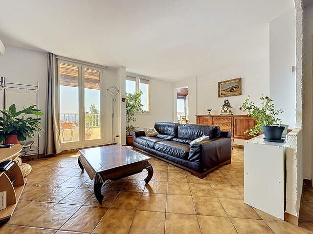 Appartement 5 pièces 112 m² Dernier Étage à Vendre à la Batarelle Marseille — photo du bien