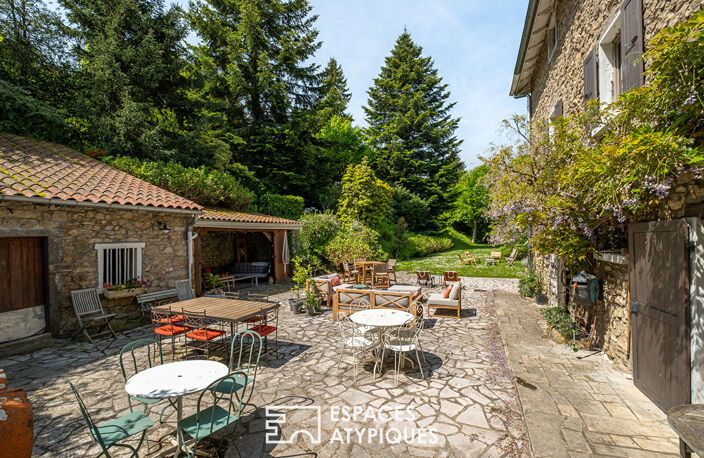 Auberge de caractère fin XVIIIeme siècle entièrement rénovée avec jardin paysagé au coeur du village — photo 2
