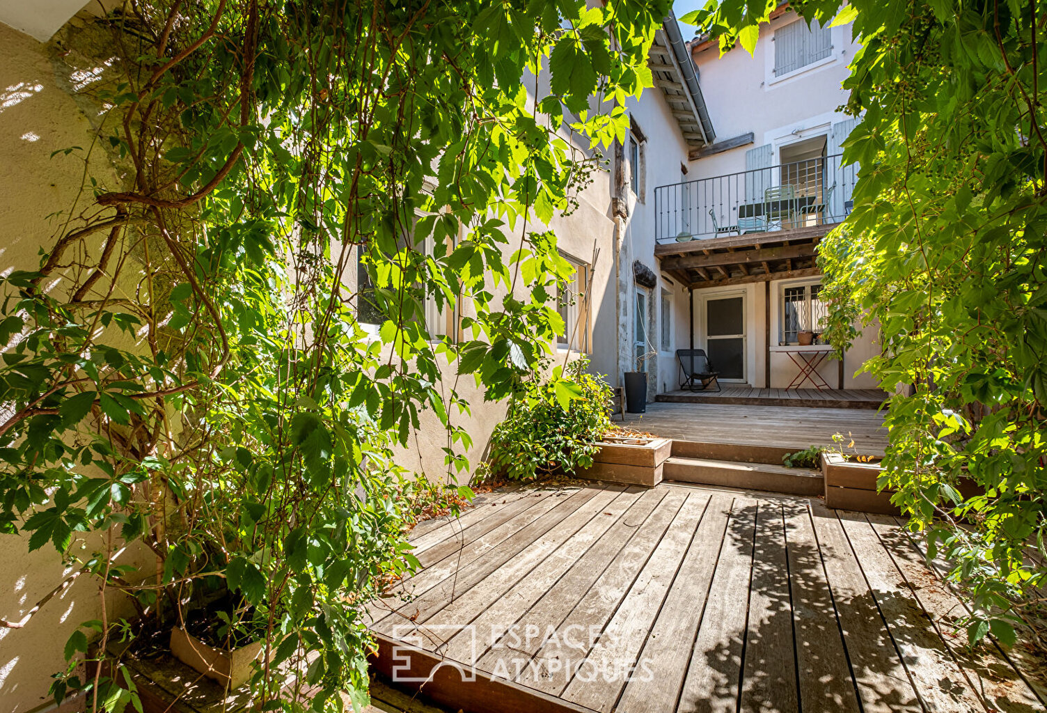 Maison de ville en Triplex au coeur de Dardilly — photo 1