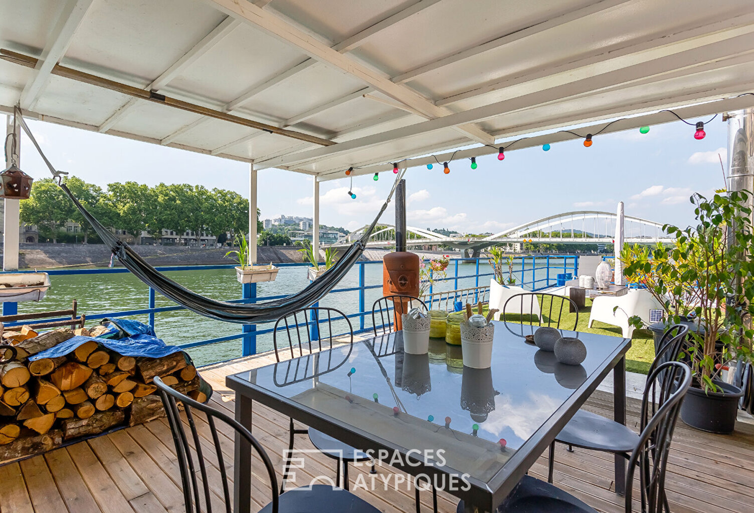 Péniche au coeur de Lyon — photo 1