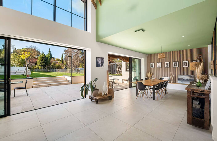 La renaissance d'une usine en maison d'architecte au coeur de Charly — photo 5