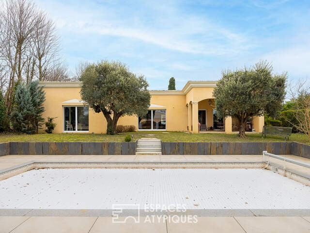 Maison de plain pied avec piscine — photo du bien
