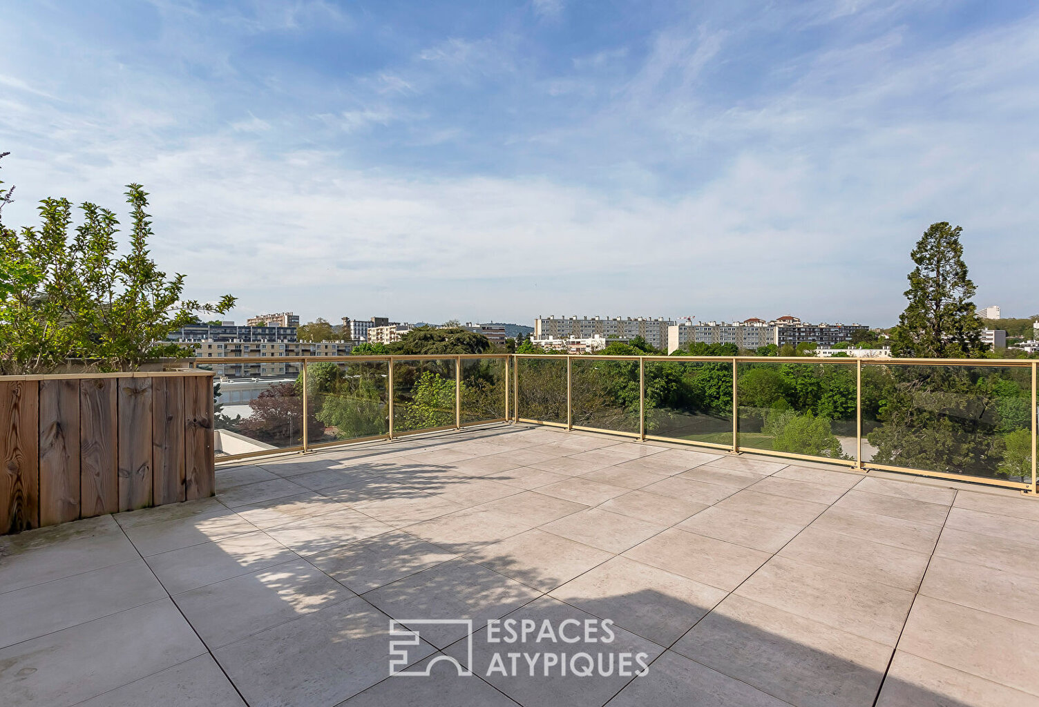 Rooftop et double terrasses avec vue imprenable à Caluire — photo 1