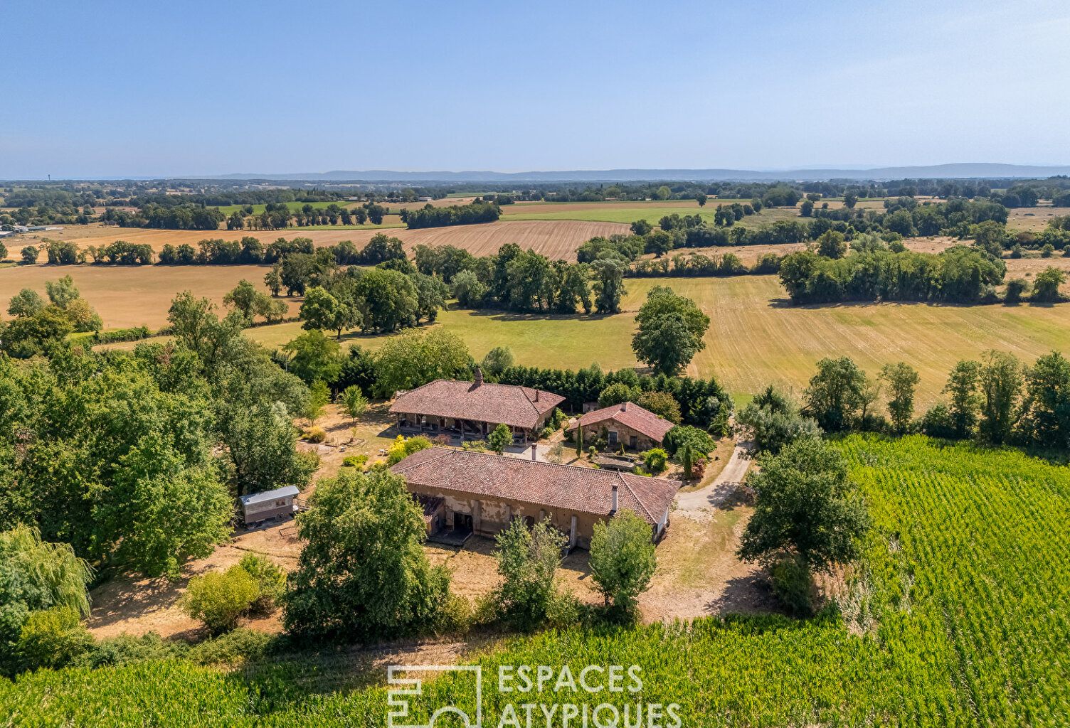 Corps de ferme de 290 m² avec dépendances à Saint-Etienne-sur-Reyssouze — photo 1