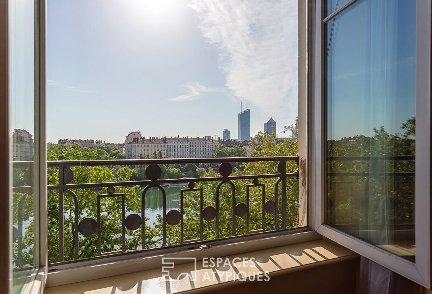 Appartement bourgeois en dernier étage avec vue dégagée — photo 1