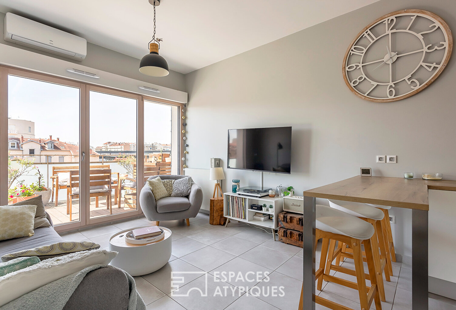 Appartement contemporain avec terrasse — photo 1