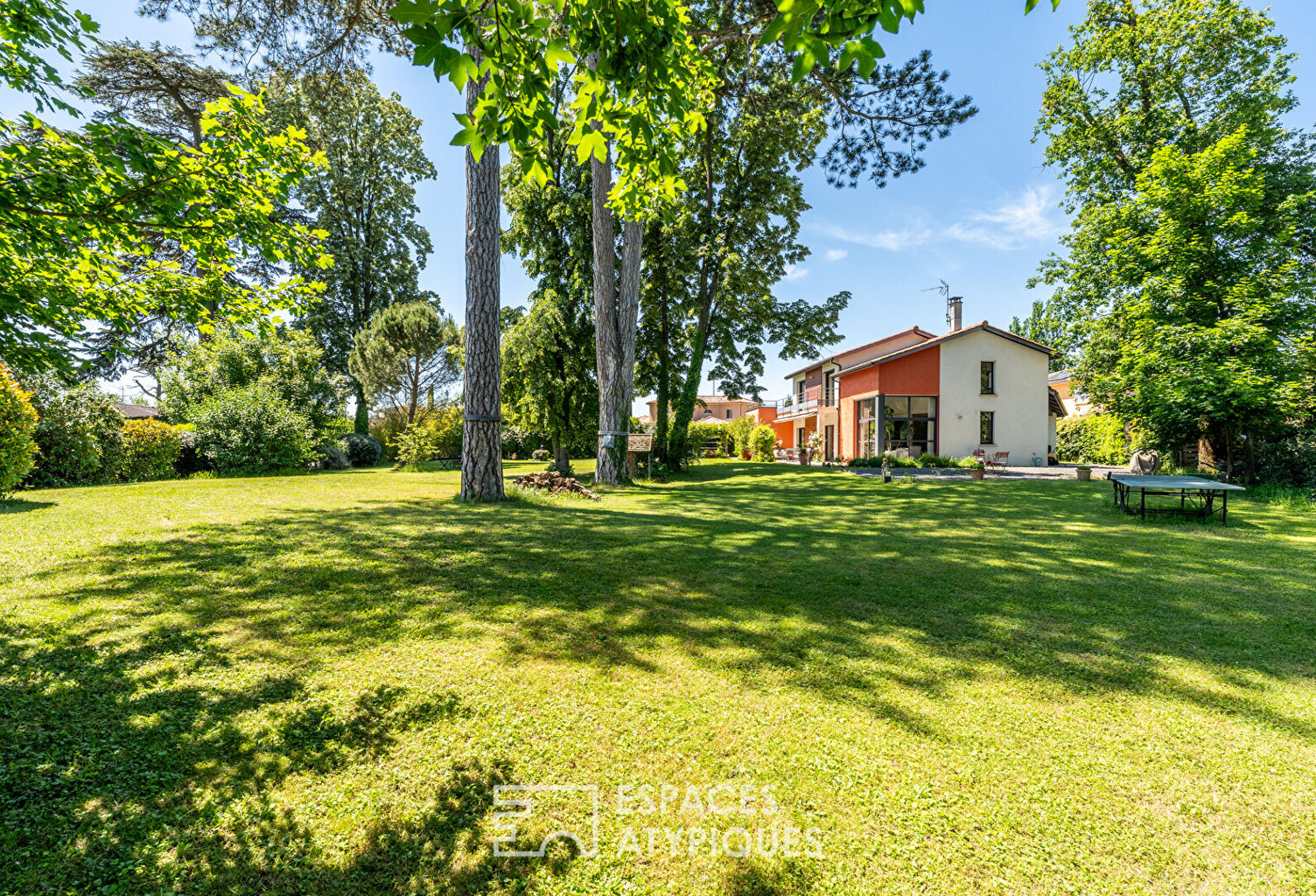 Maison familiale dans un environnement arboré — photo 1
