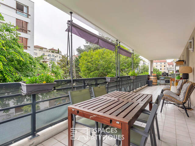 Appartement contemporain avec terrasse et son garage double proche Monplaisir — photo du bien