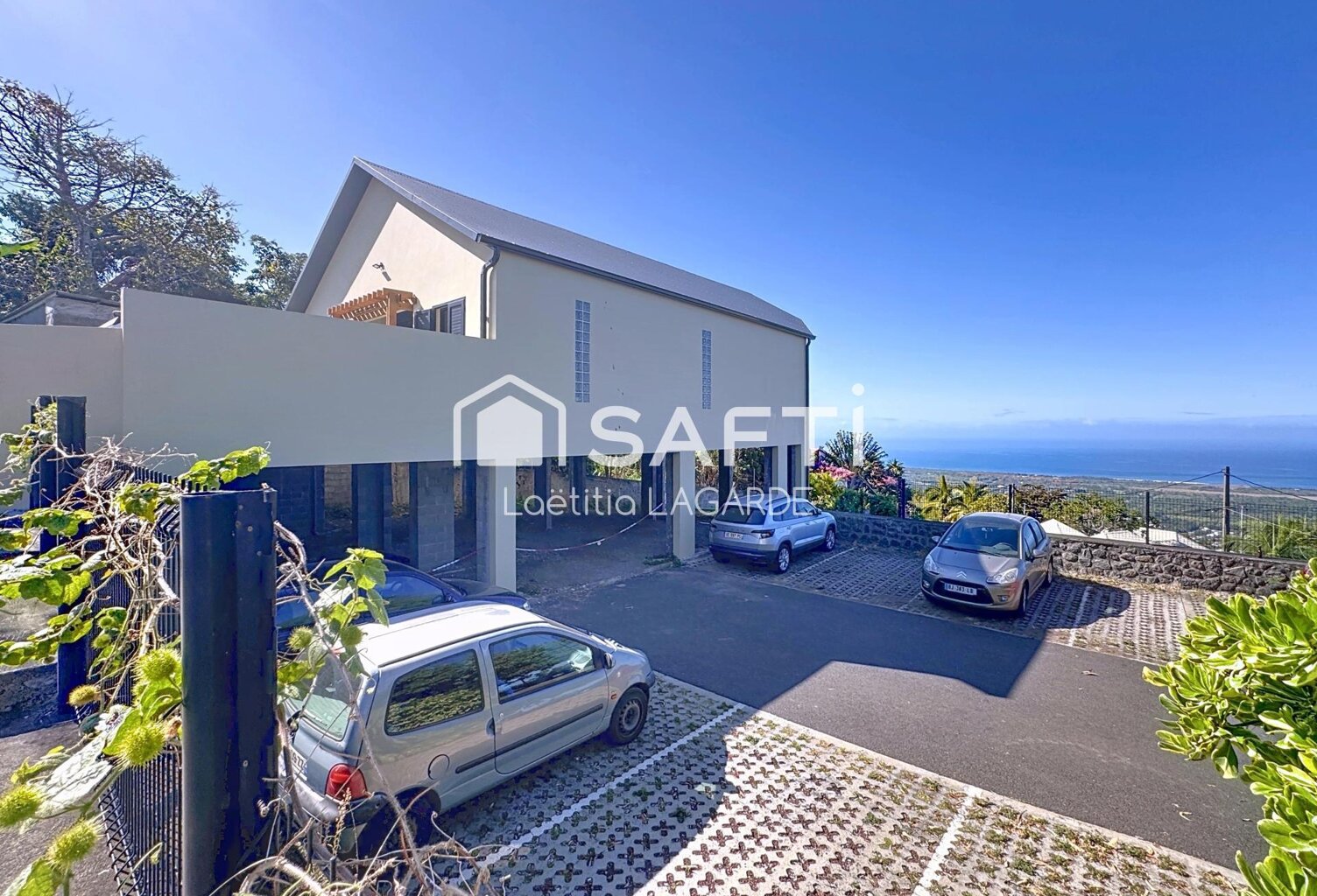 Terrain viabilisé de 323 m²  Idéal projet médical  Les Avirons (Ravine Sèche) — photo 1