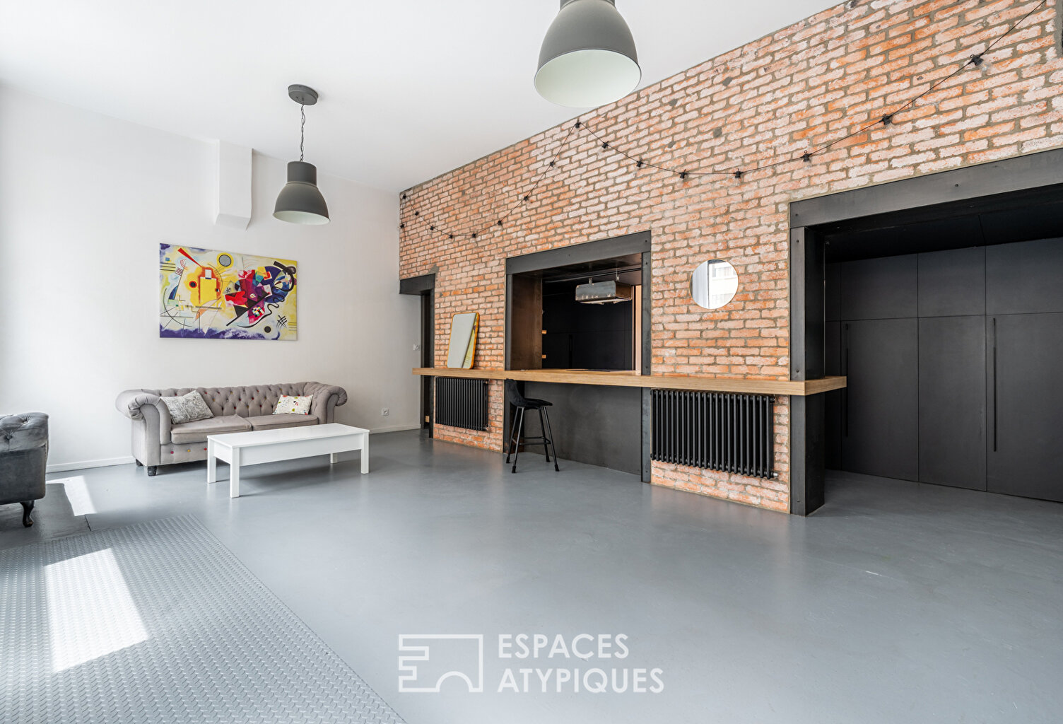 Appartement esprit loft avec terrasse — photo 1