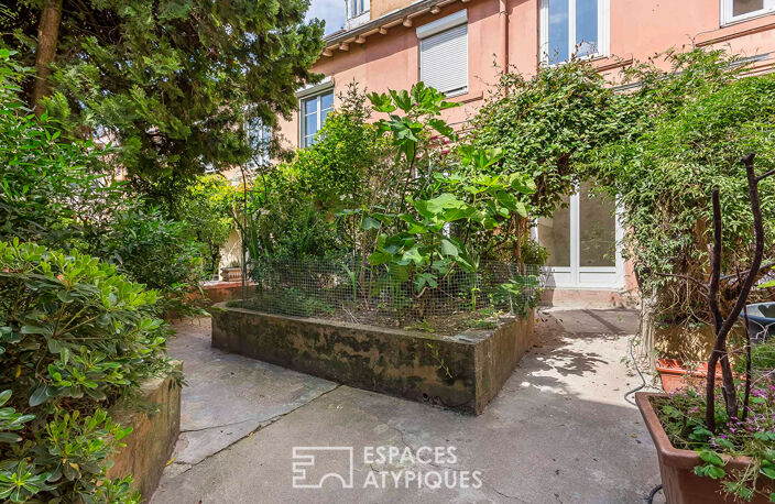 Duplex avec terrasse au coeur de la croix rousse — photo 3