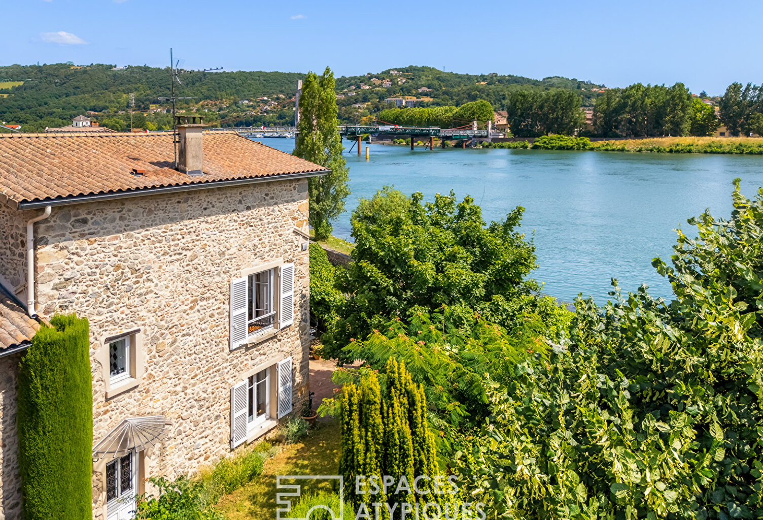 Maison en pierre de 280 m² avec jardin, vue Rhône -Condrieu — photo 1