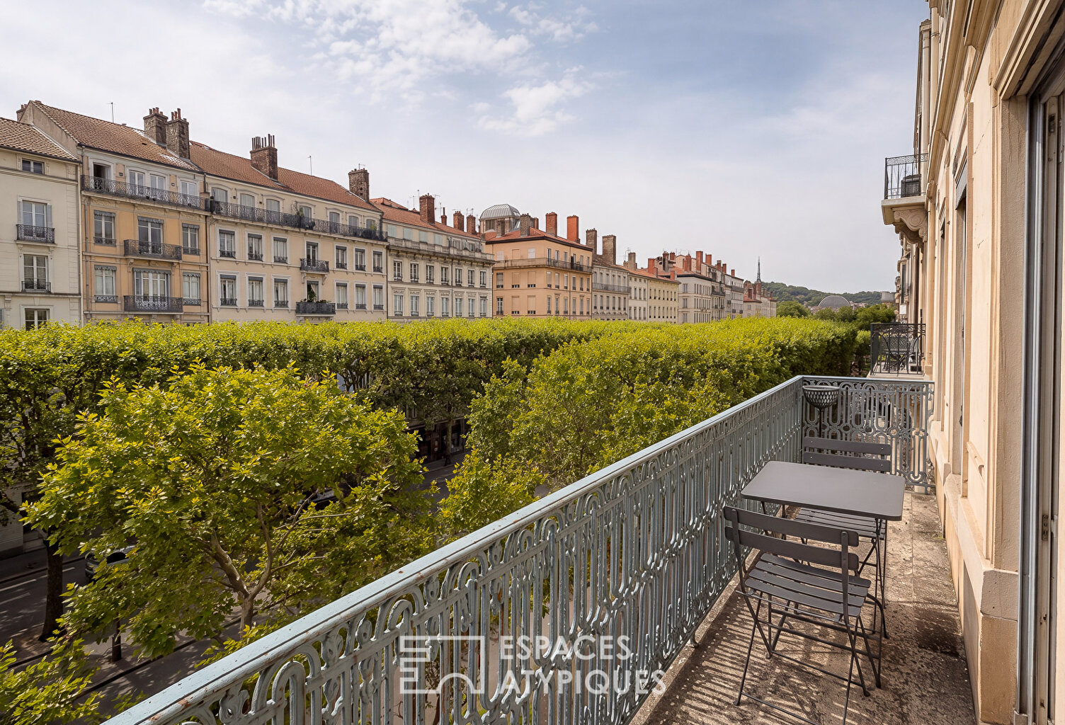 Appartement bourgeois d'exception rénové par architecte avec balcon filant - cours Franklin Roosevelt — photo 1