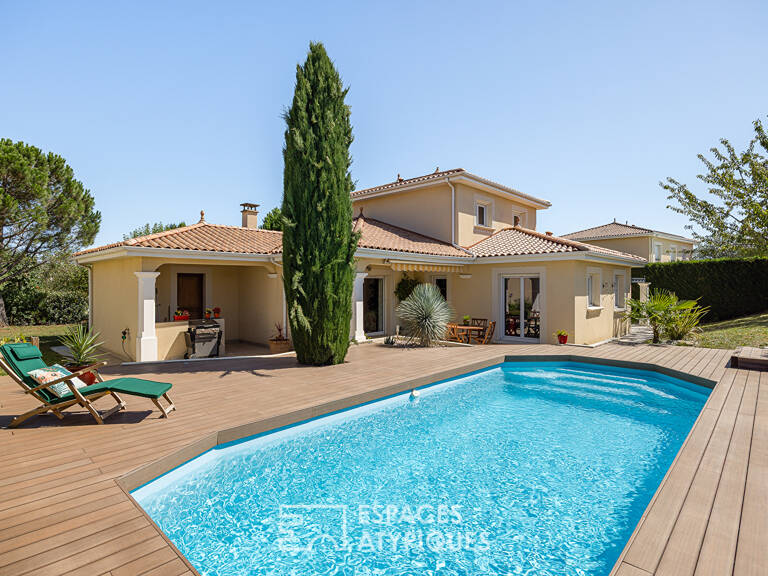 Maison avec piscine sur les hauteurs du village — photo 1