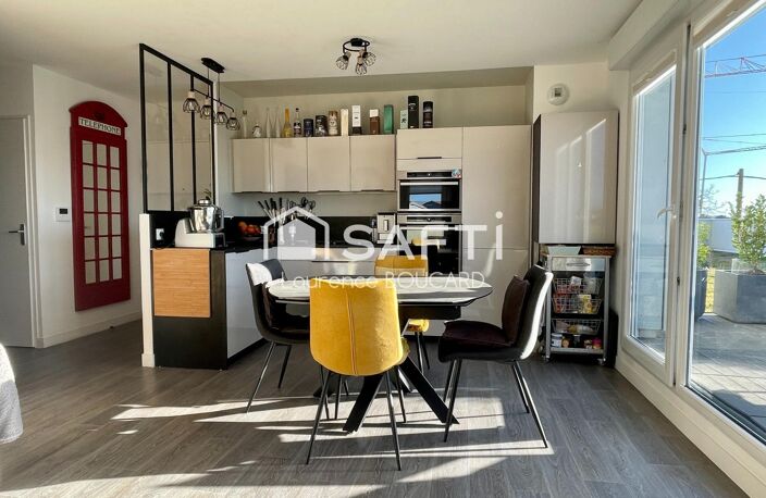 Appartement avec deux places de parking et garage. — photo 4