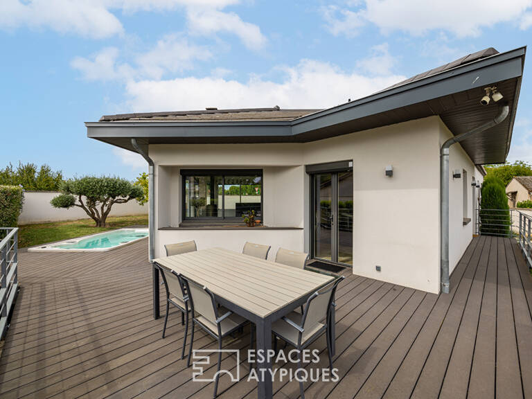 Maison rénovée avec beaux volumes, spa et garage XXL — photo 1