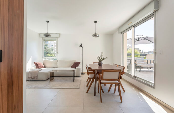 Appartement entièrement rénové avec terrasse et balcon — photo 5