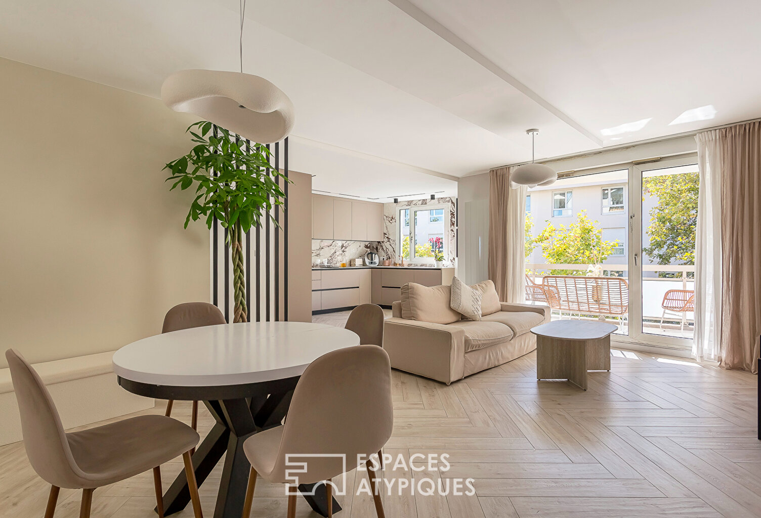 Appartement contemporain avec balcon — photo 1