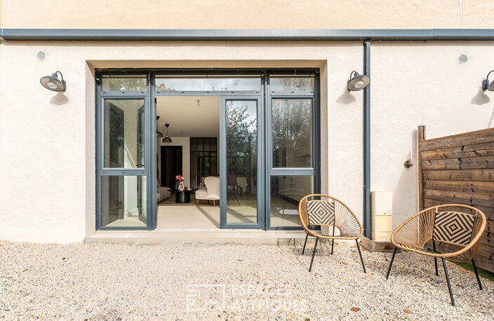 Appartement type loft rénové contemporain avec jardin privatif — photo 3