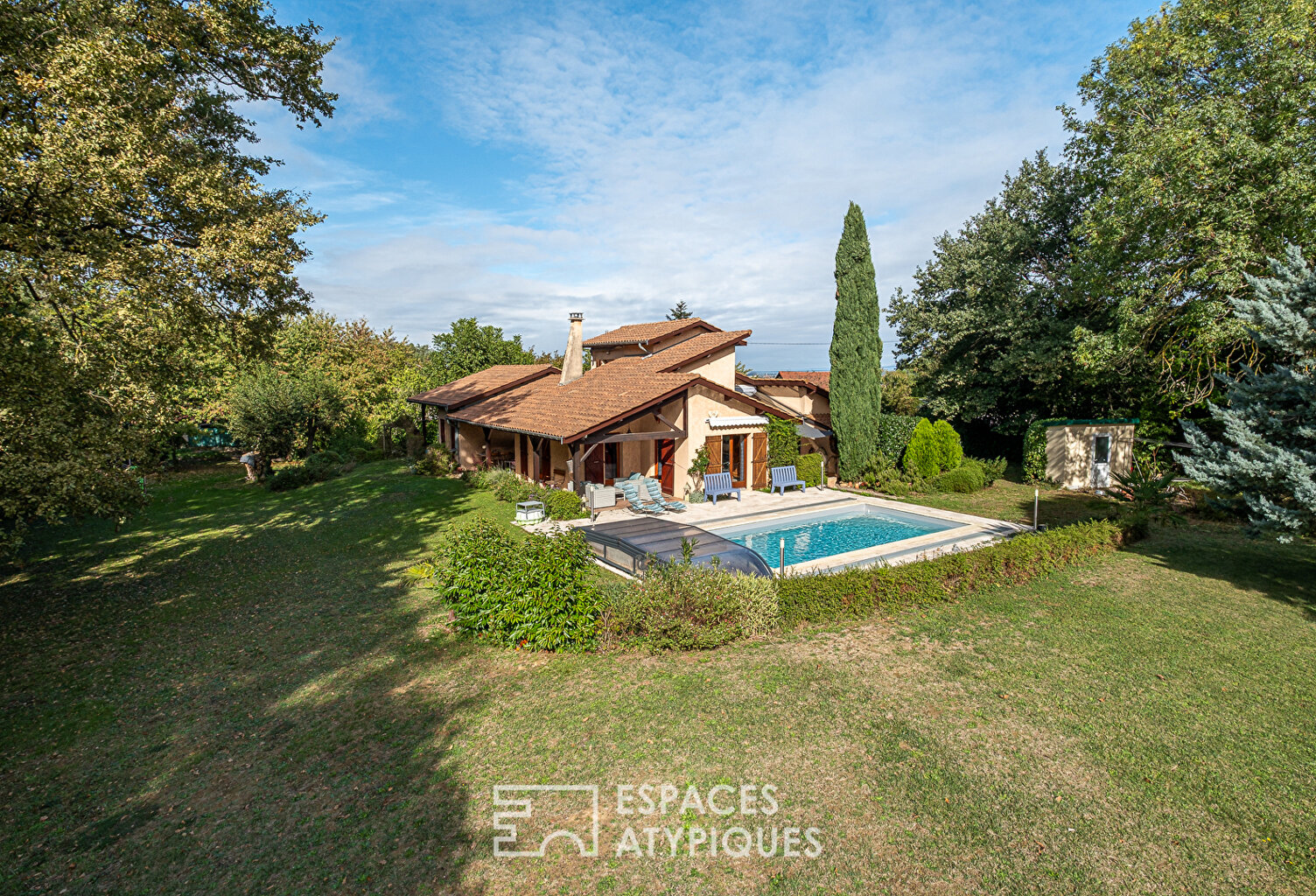 Maison familiale avec piscine dans un cadre bucolique — photo 1
