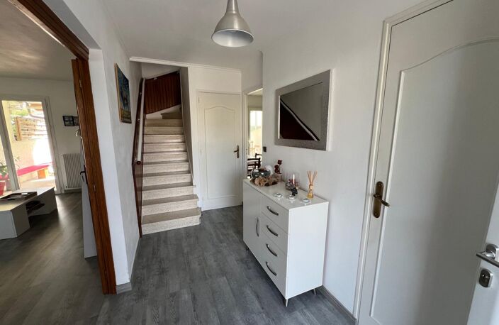 Maison de ville, 3 chambres + bureau, quartier calme. — photo 2
