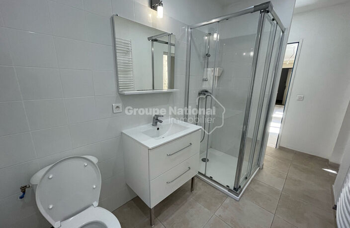 A LOUER APPARTEMENT T2 CENTRE- VILLE CARPENTRAS — photo 4