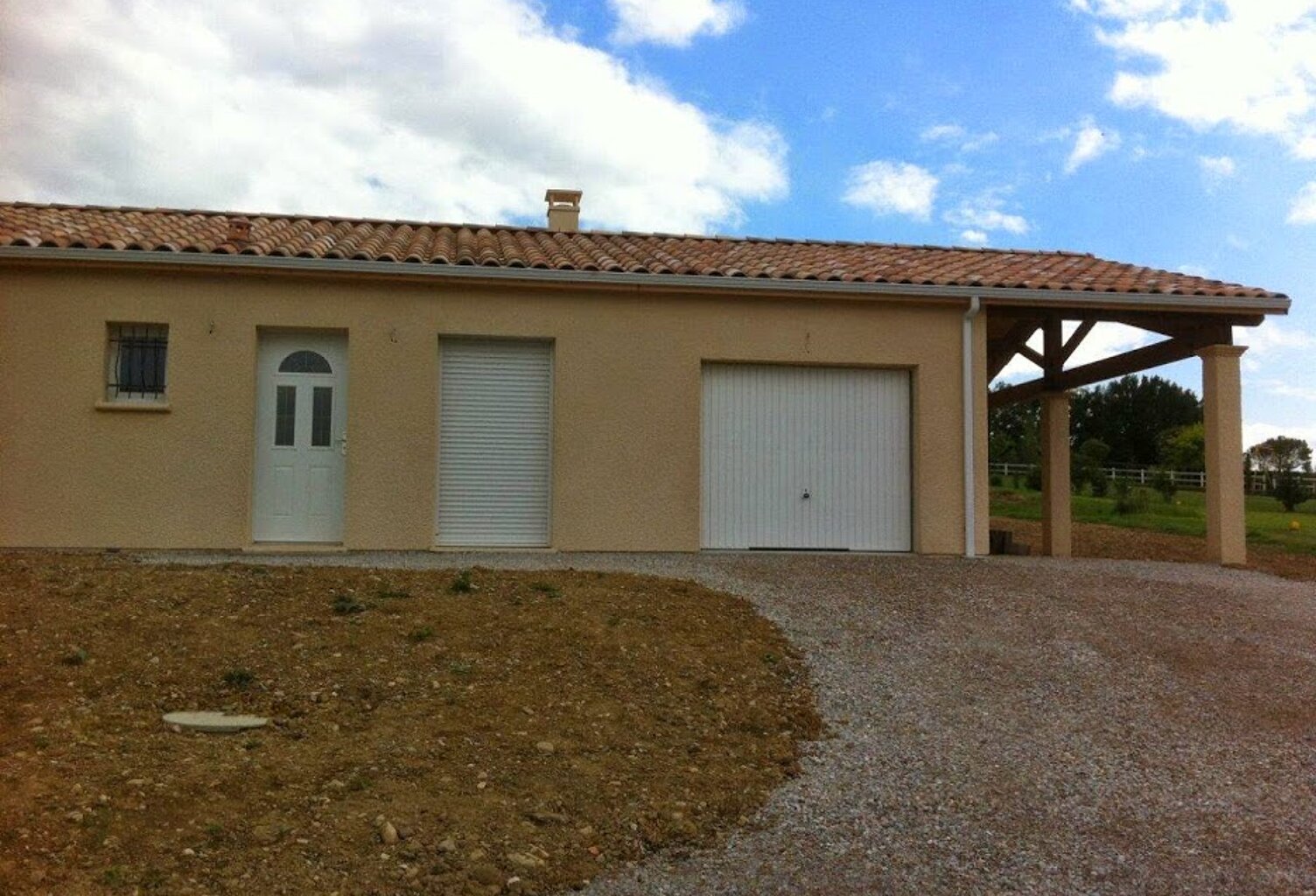 Location maison 4 pièces 86 m² à Étauliers (33820) — photo 1
