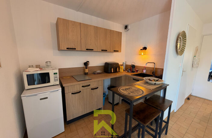 CAP D'AGDE   RICHELIEU   T2 CABINE AVEC PARKING PROCHE PLAGE — photo 4